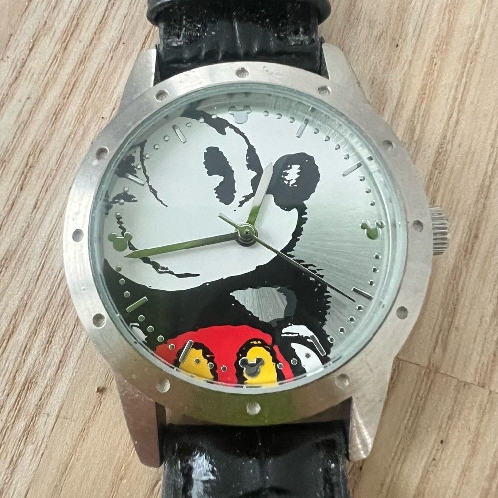 Vintage Disneyland resort  Limited Release Mickey Mouse Watch NEW BATTERY